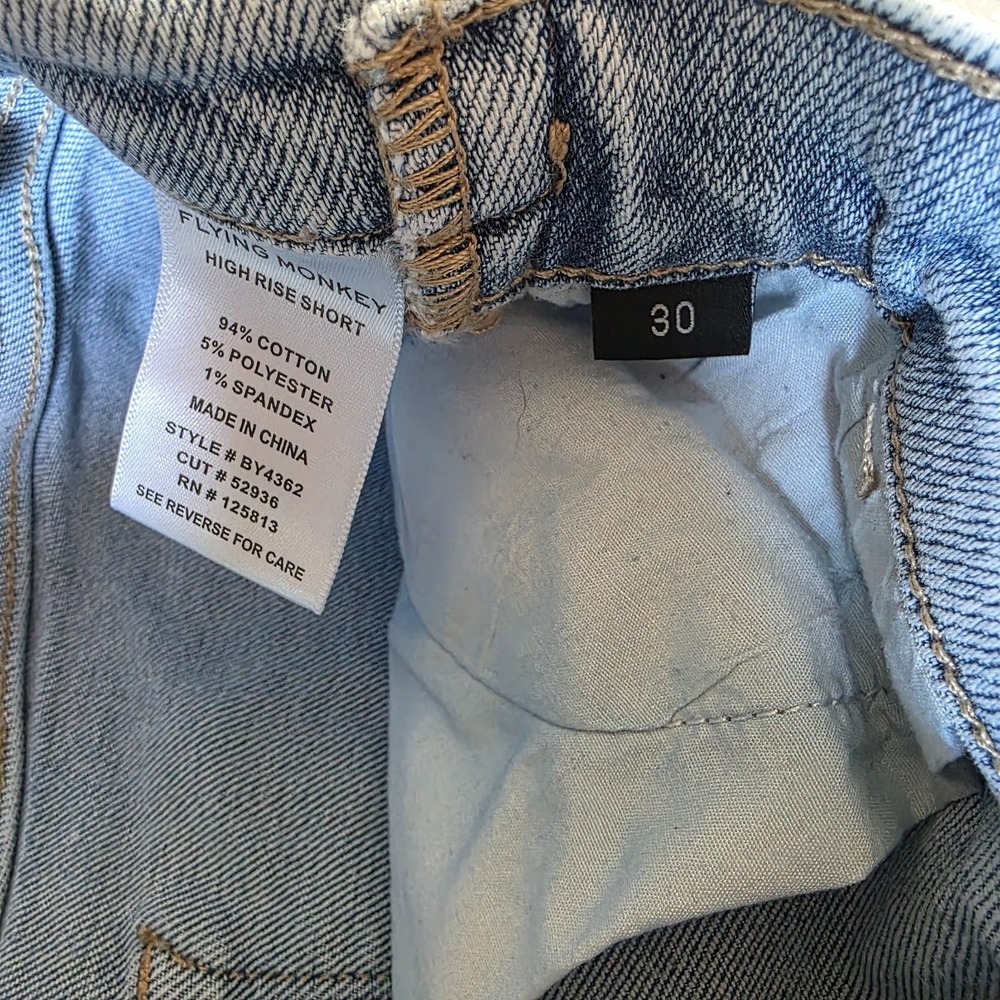 Flying Monkey Women's High Rise Denim Shorts Size 30 Light Wash - Picture 3 of 4